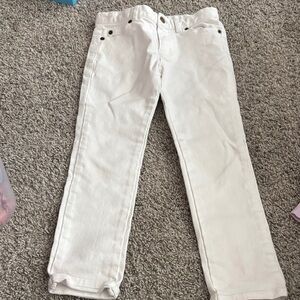 Vineyard Vines white jeans.